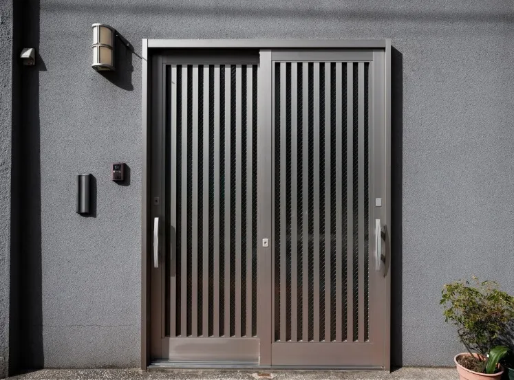 Jak energooszczędne drzwi wpływają na komfort cieplny w strefie wejściowej?