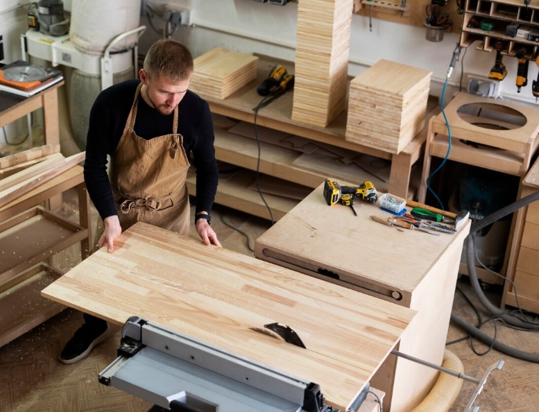 5 cech, które powinien mieć profesjonalny stół warsztatowy